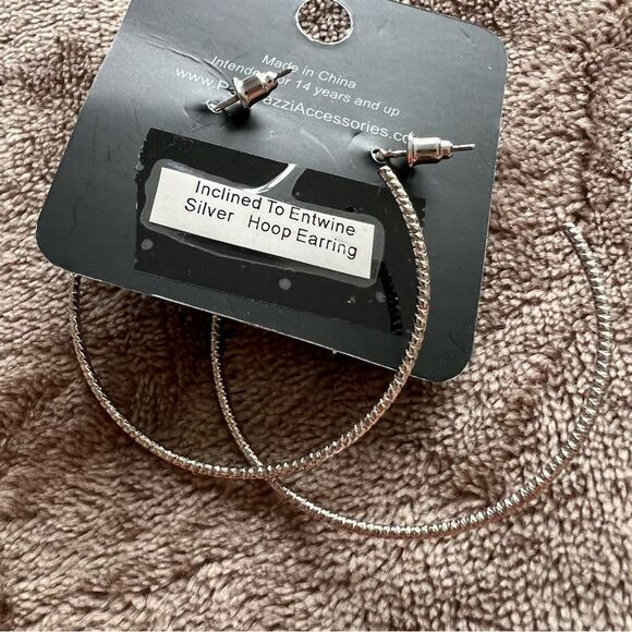 PAPARAZZI SILVER HOOPS 2 pair NWT🏷 - Picture 6 of 8